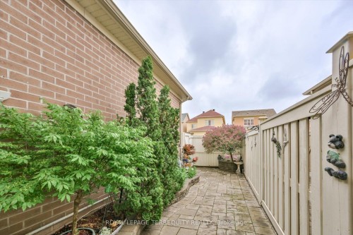 10461 Woodbine Avenue, Markham, ON - Outdoor With Exterior