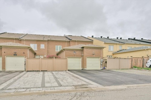 10461 Woodbine Avenue, Markham, ON - Outdoor