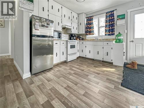 509 5Th Avenue, Whitewood, SK - Indoor Photo Showing Kitchen