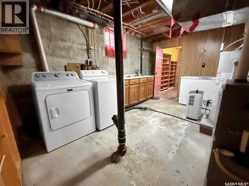 509 5Th Avenue, Whitewood, SK - Indoor Photo Showing Laundry Room