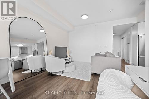 1701 - 500 Brock Avenue N, Burlington (Brant), ON - Indoor