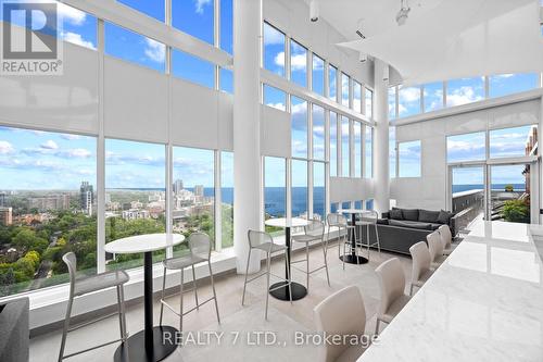 1701 - 500 Brock Avenue N, Burlington (Brant), ON - Indoor