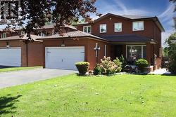 1086 HEDGE DRIVE  Mississauga, ON L4Y 1G2