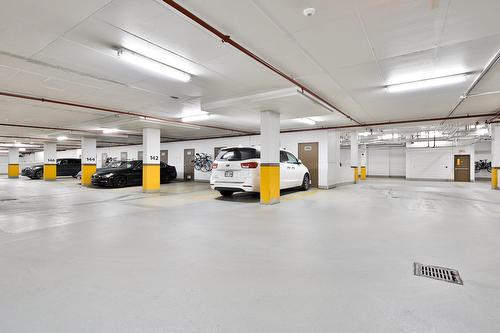 Garage - 431-111 Ch. De La Pointe-Nord, Montréal (Verdun/Île-Des-Soeurs), QC - Indoor Photo Showing Garage