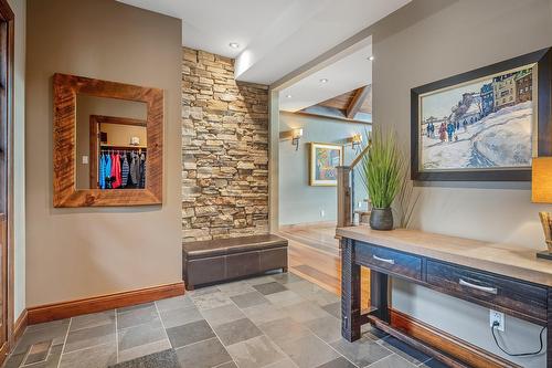 Hall d'entrée/Vestibule - 1835 Rue De La Forêt, Sainte-Adèle, QC - Indoor Photo Showing Other Room