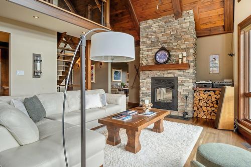 Salon - 1835 Rue De La Forêt, Sainte-Adèle, QC - Indoor Photo Showing Living Room With Fireplace