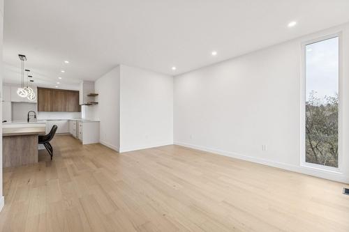 Salon - 131 Ch. Des Prés, Cantley, QC - Indoor