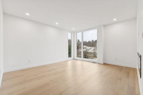 Salon - 131 Ch. Des Prés, Cantley, QC - Indoor Photo Showing Other Room