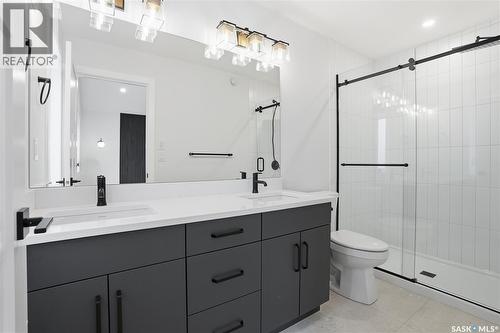 1218 11Th Street E, Saskatoon, SK - Indoor Photo Showing Bathroom