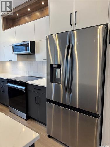 1218 11Th Street E, Saskatoon, SK - Indoor Photo Showing Kitchen With Upgraded Kitchen
