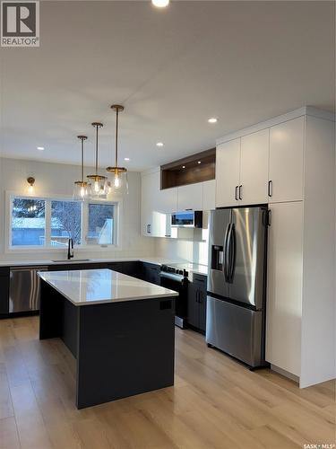 1218 11Th Street E, Saskatoon, SK - Indoor Photo Showing Kitchen With Upgraded Kitchen