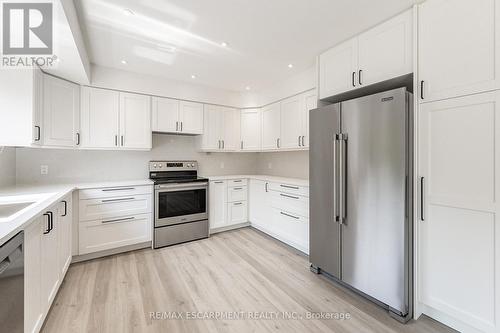 Upper - 664 Hiawatha Boulevard, Hamilton, ON - Indoor Photo Showing Kitchen