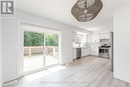 Upper - 664 Hiawatha Boulevard, Hamilton, ON - Indoor Photo Showing Kitchen