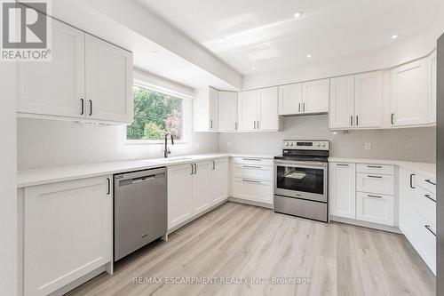 Upper - 664 Hiawatha Boulevard, Hamilton, ON - Indoor Photo Showing Kitchen