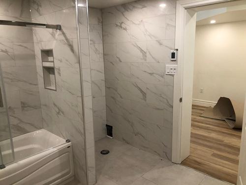 Bathroom - 3-7455 Rue Cartier, Montréal (Villeray/Saint-Michel/Parc-Extension), QC - Indoor Photo Showing Bathroom