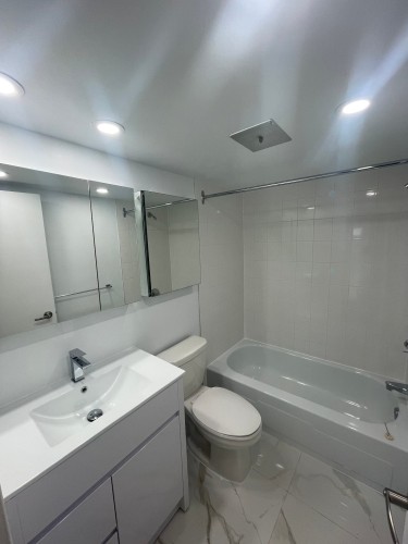 Salle de bains - 1102-5350 Av. Macdonald, Côte-Saint-Luc, QC - Indoor Photo Showing Bathroom