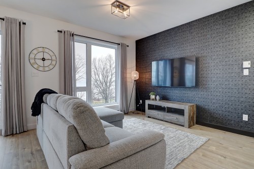 Living Room - 101-5350 Boul. Des Vétérans, Lac-Mégantic, QC - Indoor Photo Showing Other Room