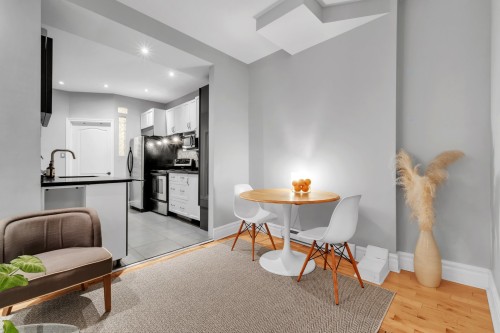 Coin-repas - 415 Rue Boucher, Montréal (Le Plateau-Mont-Royal), QC - Indoor