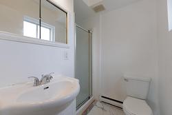 Salle de bains attenante à la CCP - 