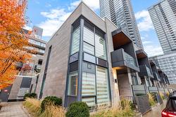 TH10-1288 Rue St-Antoine O.  Montréal (Ville-Marie), QC H3C 0X6