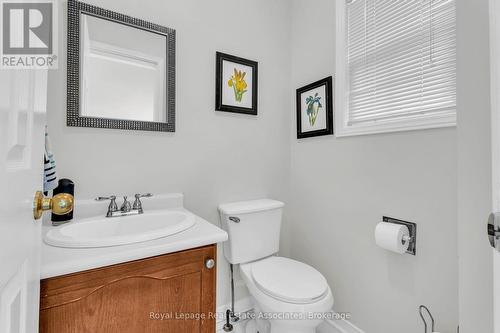 2543 Scarth Court, Mississauga, ON - Indoor Photo Showing Bathroom