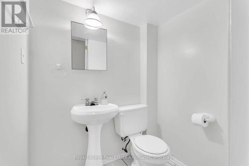 2543 Scarth Court, Mississauga, ON - Indoor Photo Showing Bathroom