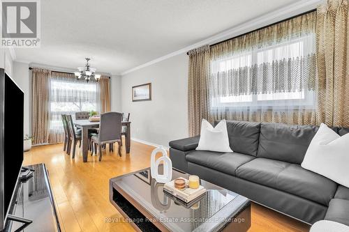 2543 Scarth Court, Mississauga, ON - Indoor Photo Showing Living Room