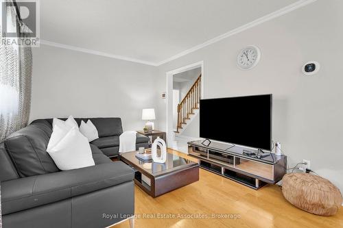 2543 Scarth Court, Mississauga, ON - Indoor Photo Showing Living Room