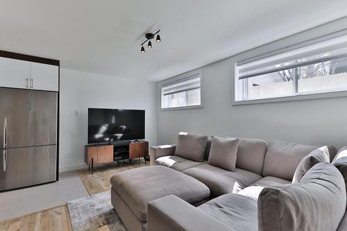 Living room - 3321 Rue De L'Université, Longueuil (Saint-Hubert), QC - Indoor Photo Showing Living Room