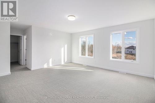 526 Reflection Street, Ottawa, ON - Indoor Photo Showing Other Room