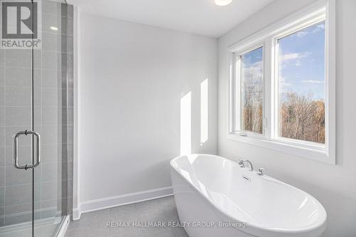 526 Reflection Street, Ottawa, ON - Indoor Photo Showing Bathroom
