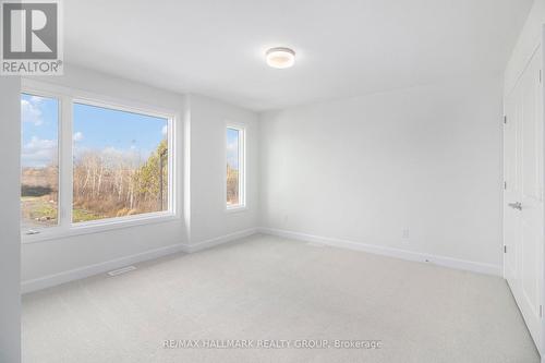 526 Reflection Street, Ottawa, ON - Indoor Photo Showing Other Room