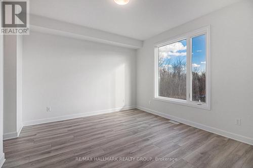 526 Reflection Street, Ottawa, ON - Indoor Photo Showing Other Room