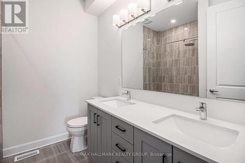 526 Reflection Street, Ottawa, ON - Indoor Photo Showing Bathroom