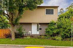 274 WOODFIELD DRIVE  Ottawa, ON K2G 3W9