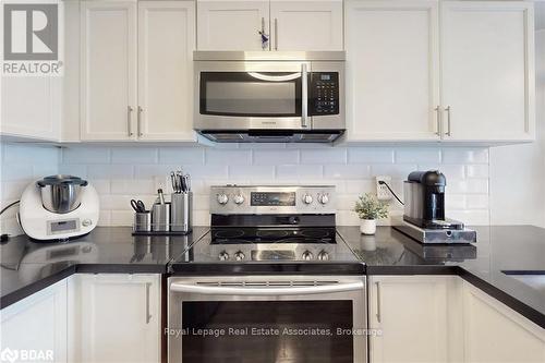 913 Fetchison Drive, Oshawa, ON - Indoor Photo Showing Kitchen