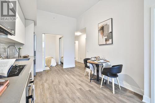 414 - 2489 Taunton Road, Oakville, ON - Indoor