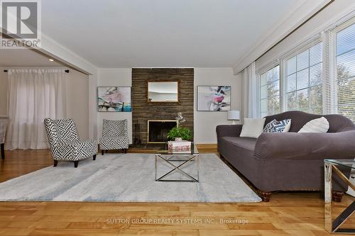 1236 Ogden Avenue, Mississauga, ON - Indoor Photo Showing Living Room With Fireplace