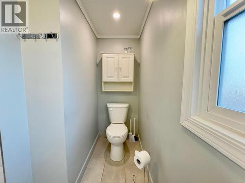 709 Municipal Avenue, Penticton, BC - Indoor Photo Showing Bathroom