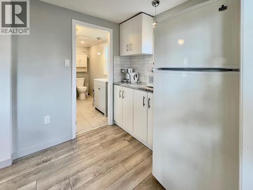 709 Municipal Avenue, Penticton, BC - Indoor Photo Showing Kitchen