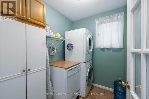 168 Clara Crescent, London South (South X), ON - Indoor Photo Showing Laundry Room