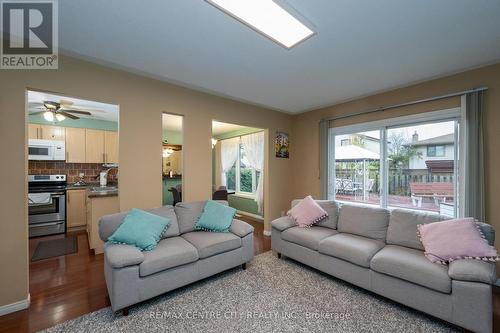 168 Clara Crescent, London South (South X), ON - Indoor Photo Showing Living Room