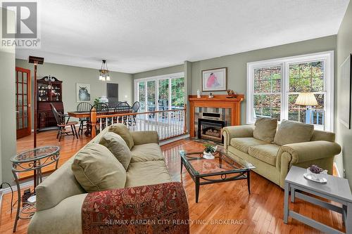 39 Orchard Parkway, Grimsby (Grimsby East), ON - Indoor Photo Showing Living Room With Fireplace
