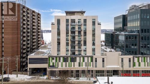 #503 - 111 WORSLEY STREET  Barrie, ON L4M 0J5