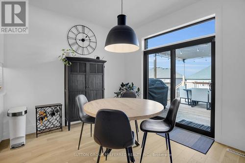 1928 Trailsway Drive, London South (South B), ON - Indoor Photo Showing Dining Room