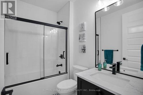 1928 Trailsway Drive, London South (South B), ON - Indoor Photo Showing Bathroom