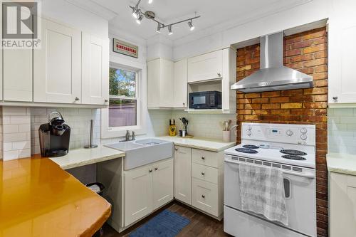 5 Gower Street, St. John'S, NL - Indoor Photo Showing Kitchen