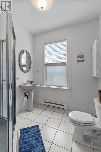 5 Gower Street, St. John'S, NL - Indoor Photo Showing Bathroom