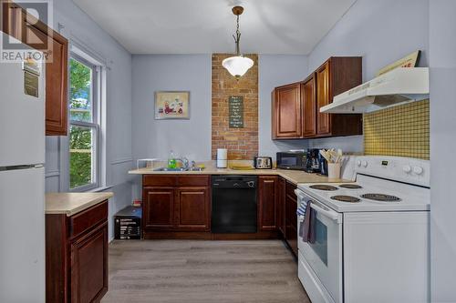 5 Gower Street, St. John'S, NL - Indoor Photo Showing Kitchen