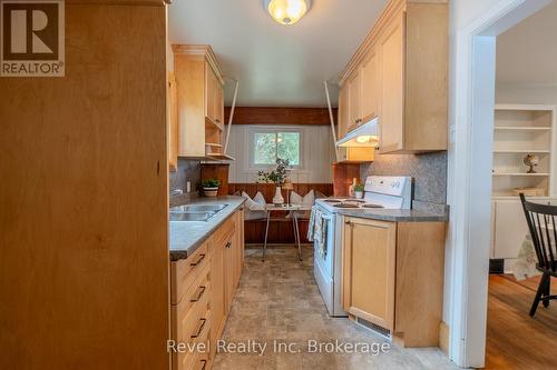 707 Bloem Street, North Bay (West End), ON - Indoor Photo Showing Kitchen With Double Sink